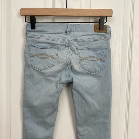 Abercrombie Kids Light Wash Jean Leggings Size 13/14 - Picture 6 of 12